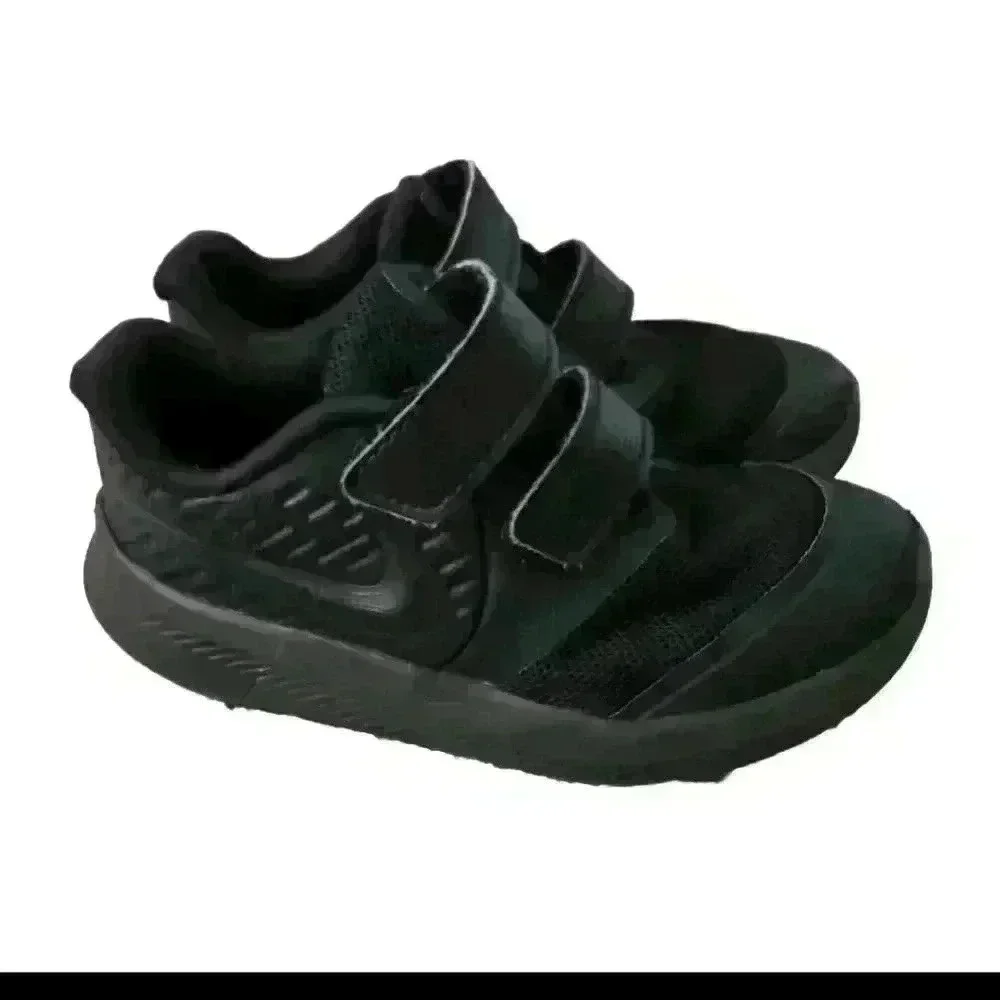 Nike Boys Black Star Runner 2 Grade SchoolShoe 9C